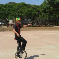 dani martin unicycle4